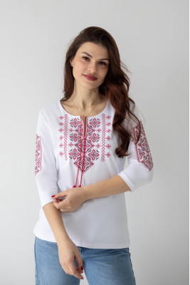 Вишиванка жіноча